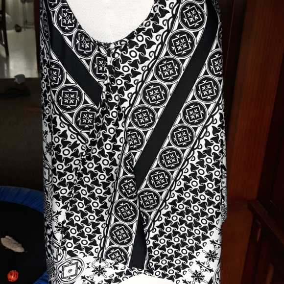 Coco Banco Black and White Patterned Top. - Picture 8 of 9